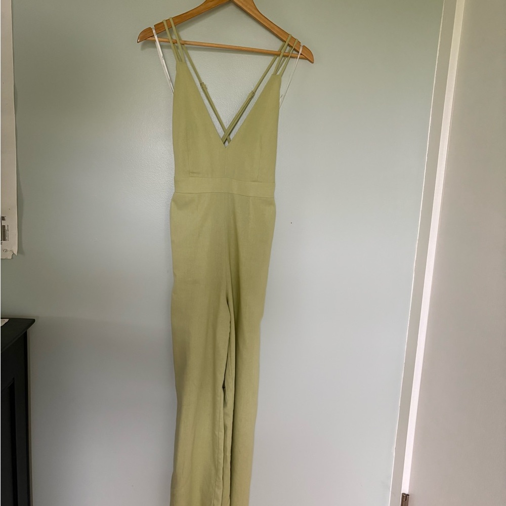 Lulu’s Linen Wide-Leg Jumpsuit in Light Green
